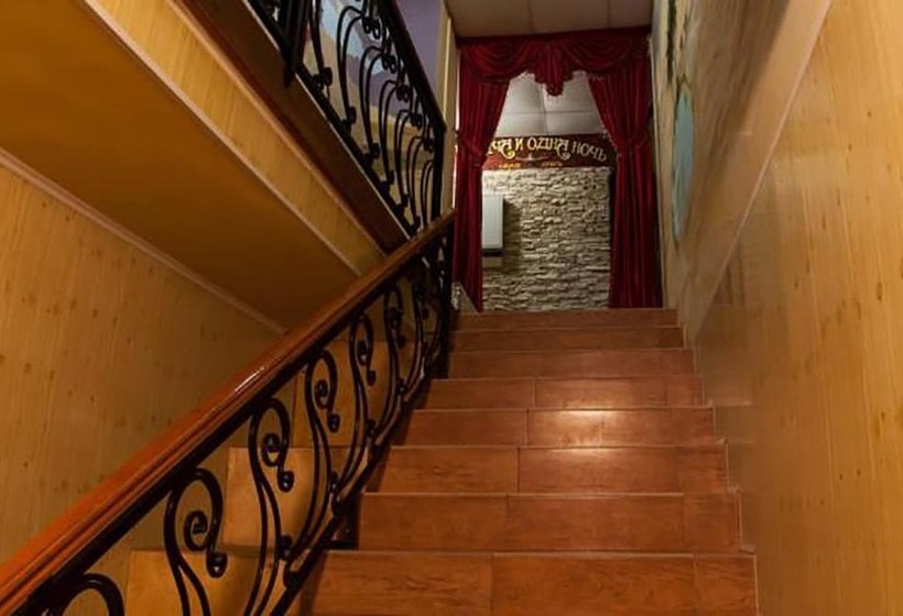 펜션 Tysacha I Odna Noch