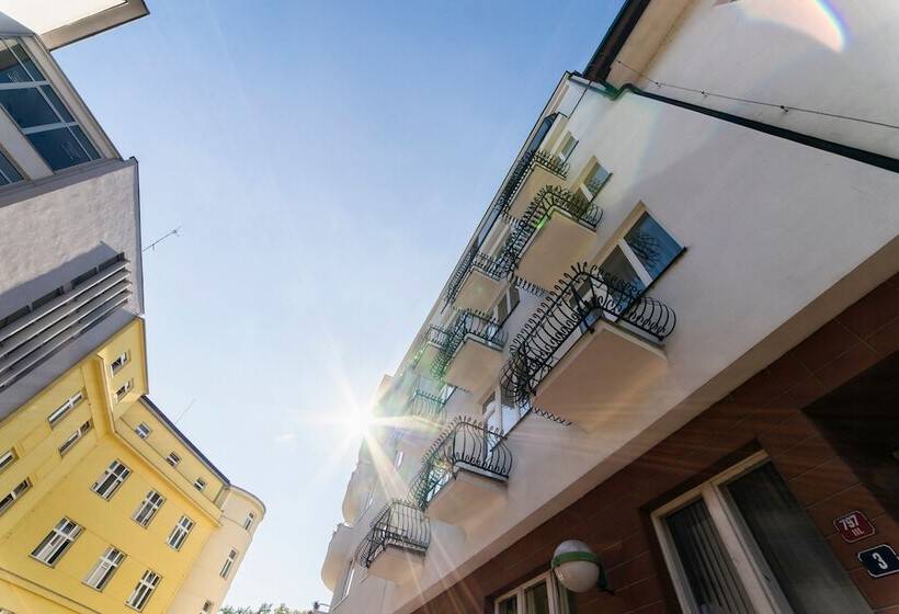 Пансион Penzion Homer Poděbrady