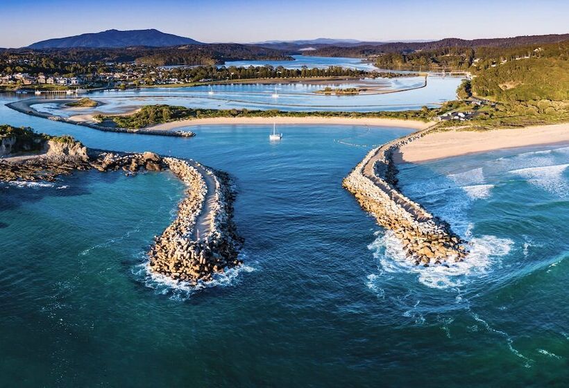 Southbound Escape At The Wharf