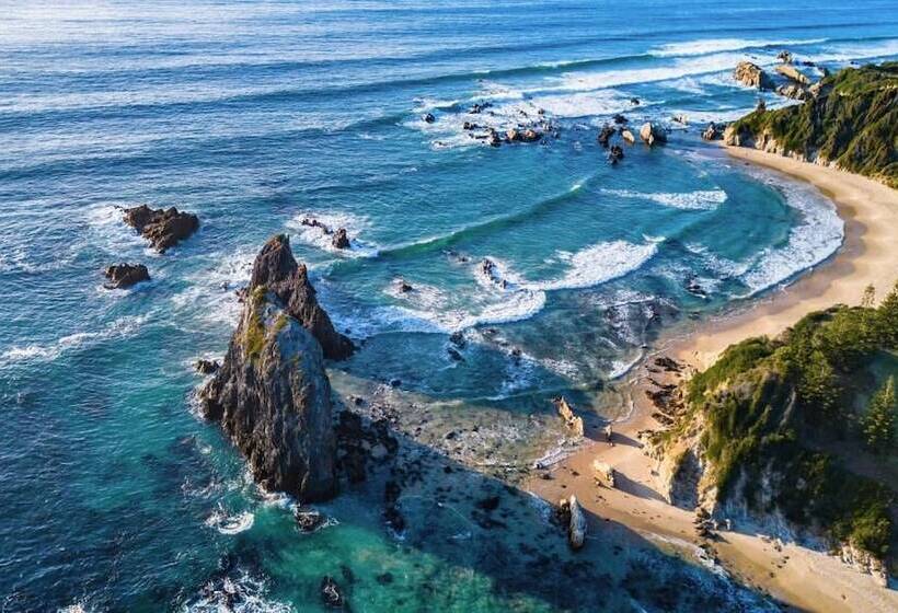 Southbound Escape At The Wharf