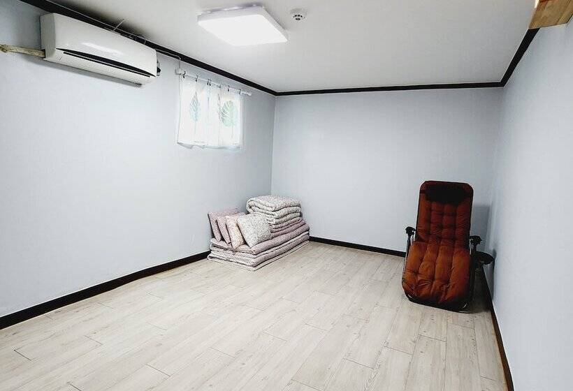 הוסטל Yeobyul Guesthouse