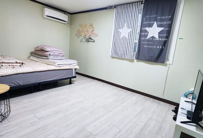 Общежитие Yeobyul Guesthouse