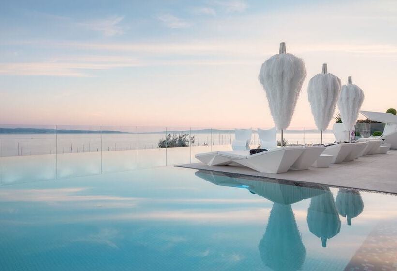 Posh Residence Luxury Suites