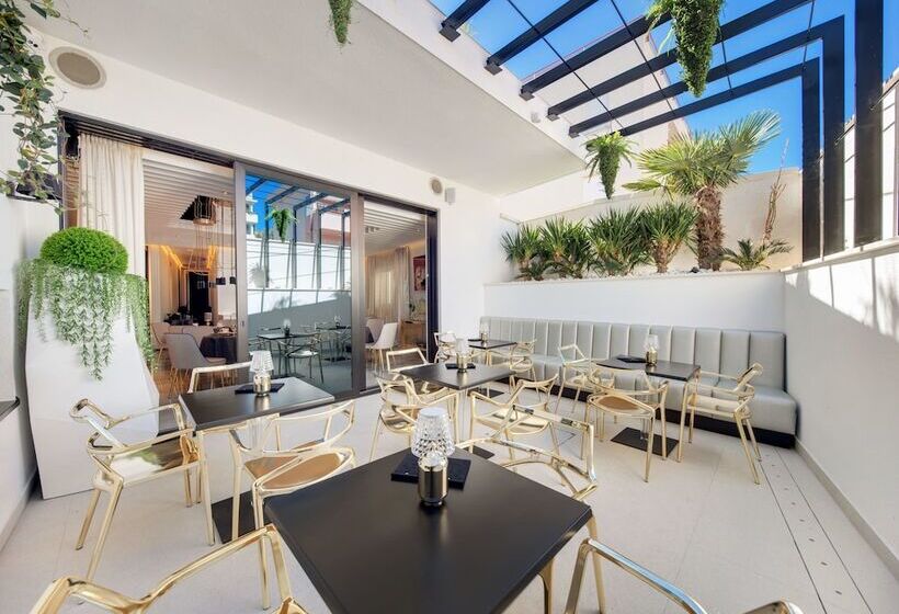 Posh Residence Luxury Suites