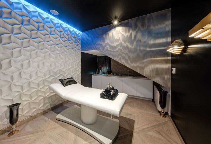 Posh Residence Luxury Suites