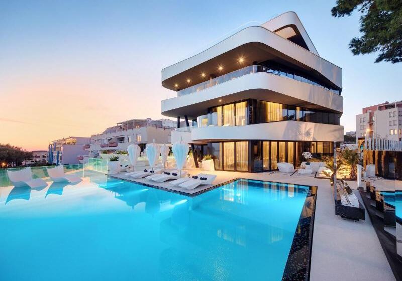 Posh Residence Luxury Suites