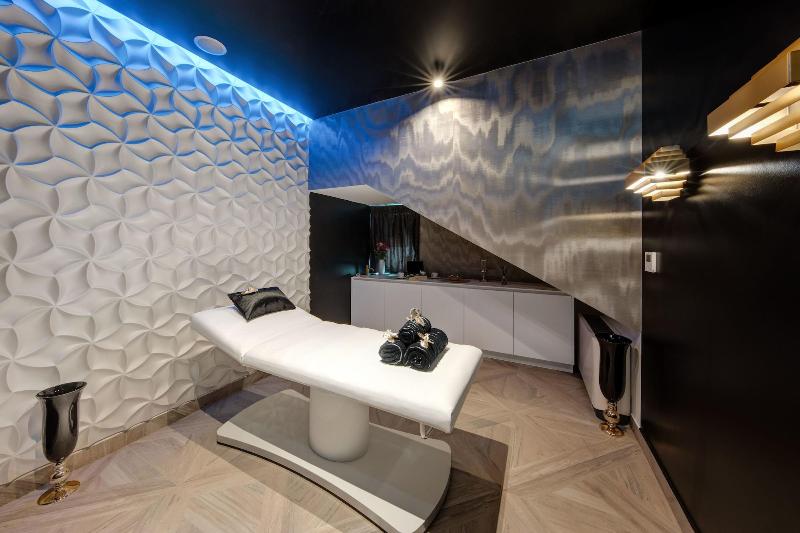 Posh Residence Luxury Suites