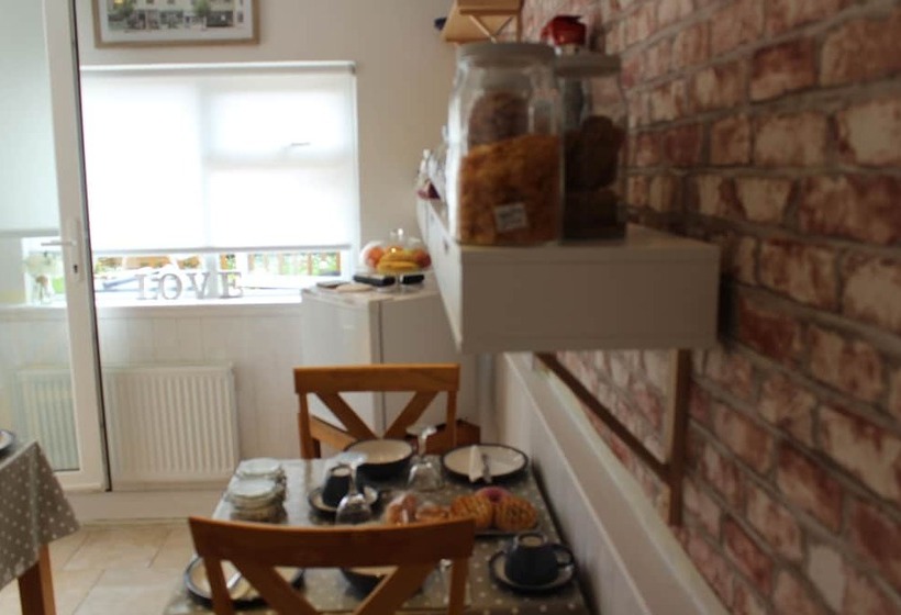 민박 Cois Ba House