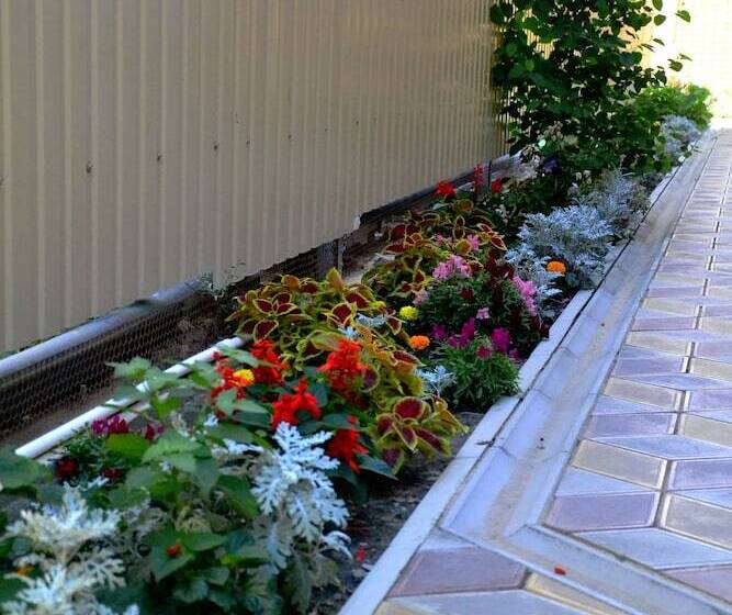 تختخواب و صبحانه Guest House Radost