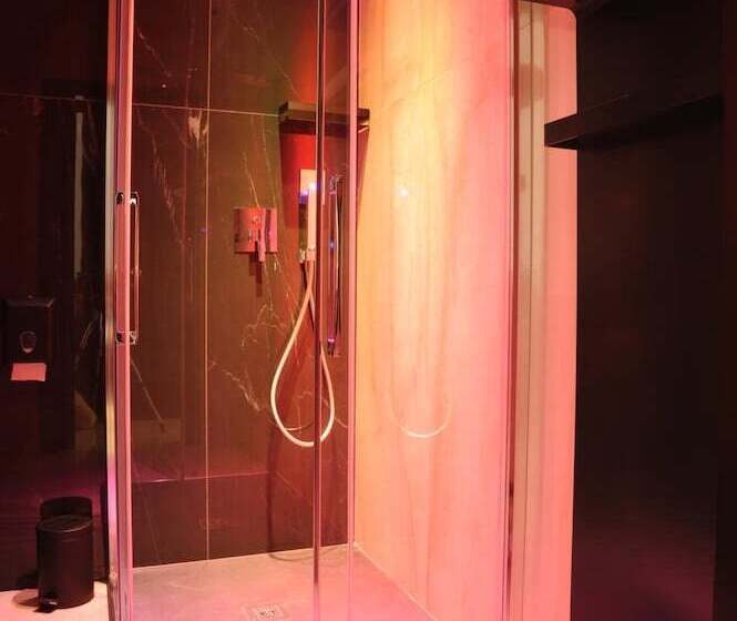 تختخواب و صبحانه Muro Torto Suite Struttura Sanificata Giornalmente Con Ozono E Prodotti Specifici Conformi Al Deca