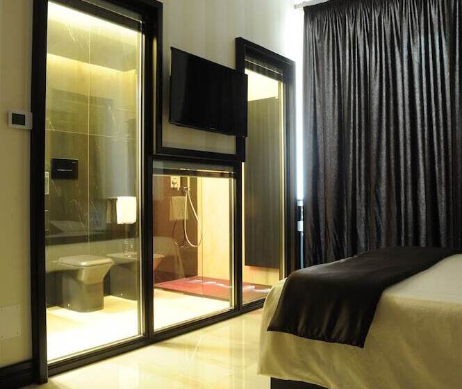 تختخواب و صبحانه Muro Torto Suite Struttura Sanificata Giornalmente Con Ozono E Prodotti Specifici Conformi Al Deca