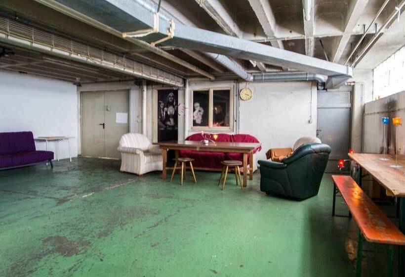 Boot Camp Central   Hostel