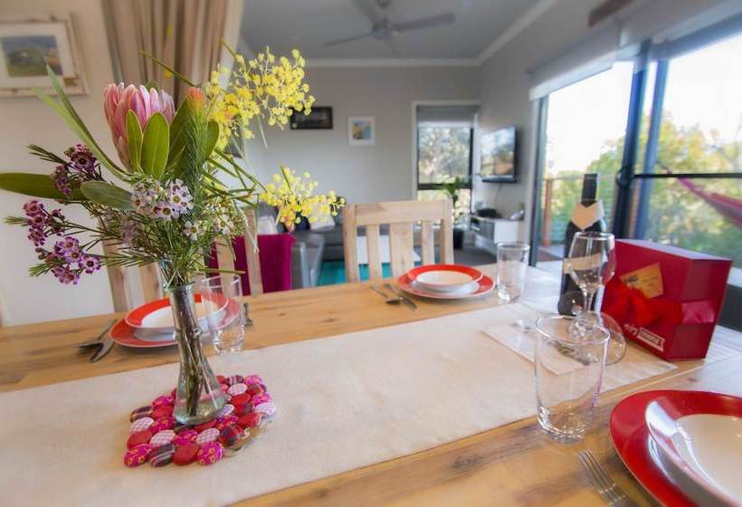 Coorong Cabins  Pelican Cabin