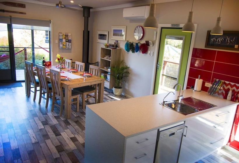 Coorong Cabins  Pelican Cabin