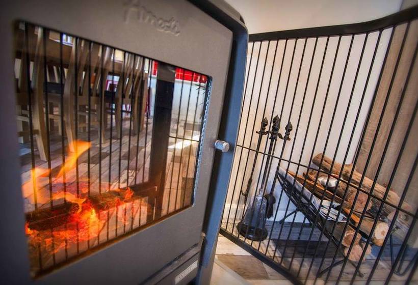 Coorong Cabins  Pelican Cabin