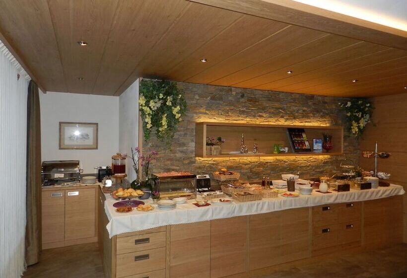 Garni Hotel Mezdi