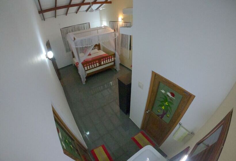 Girilena Guest House