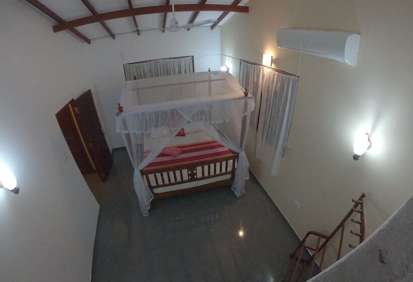 Girilena Guest House