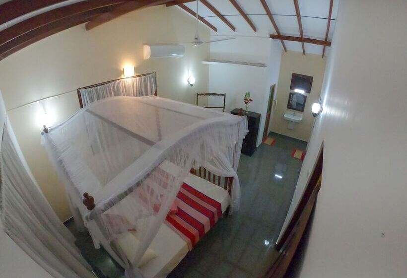 Girilena Guest House