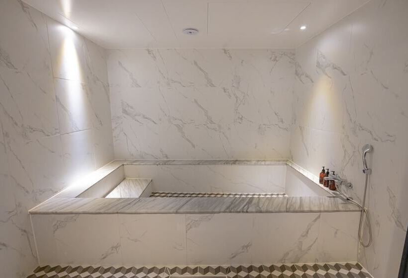 Hound Hotel Seomyeon Beomcheon