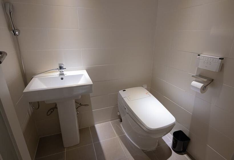 Hound Hotel Seomyeon Beomcheon