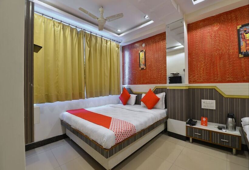 Отель A R Ganpati Plaza By Oyo Rooms