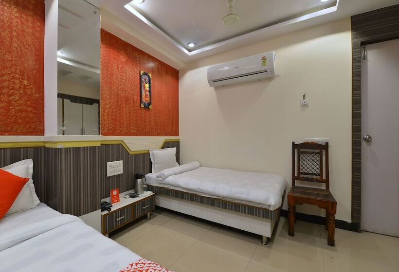 Отель A R Ganpati Plaza By Oyo Rooms