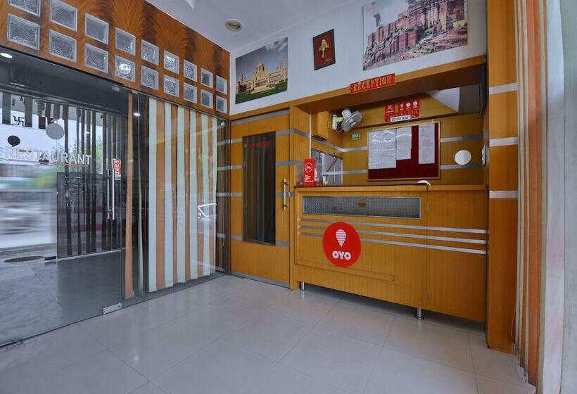 Отель A R Ganpati Plaza By Oyo Rooms