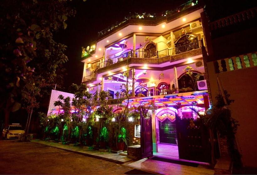 ホテル Aman Homestay, A Boutique