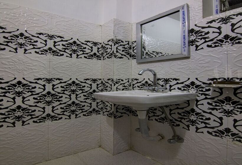 هتل Flagship The Queenz