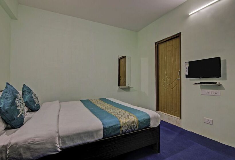 هتل Flagship The Queenz