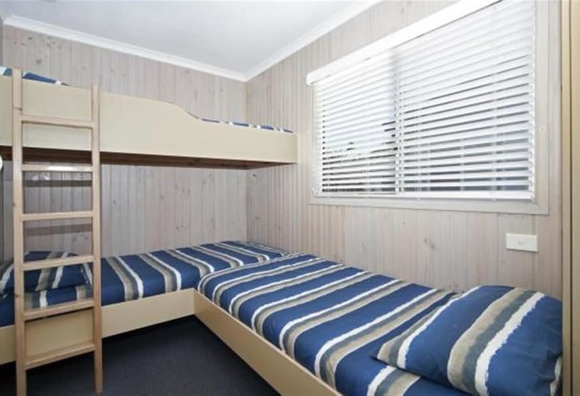 בית מלון כפרי Holiday Haven Huskisson Beach