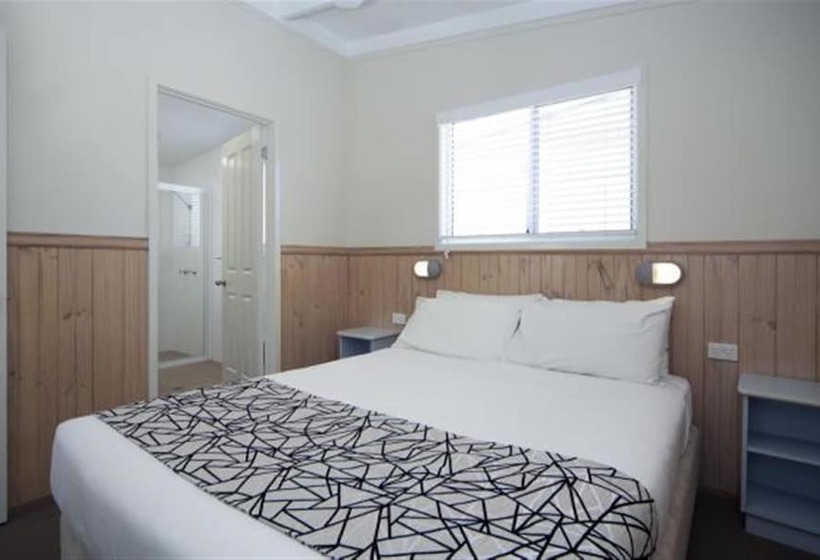 בית מלון כפרי Holiday Haven Huskisson Beach