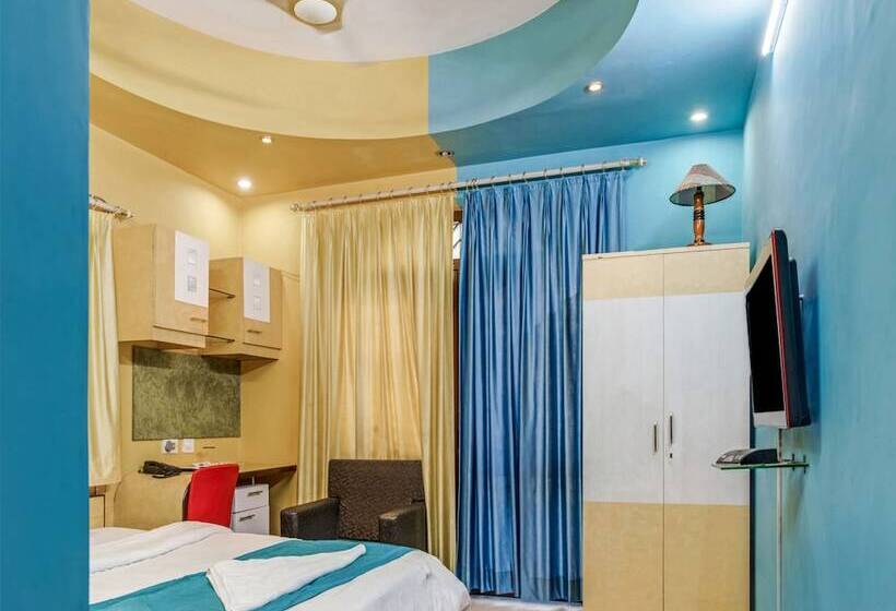 Отель Indrakshi Service Apartment