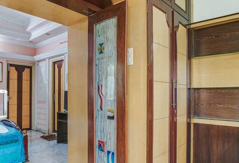 Отель Indrakshi Service Apartment