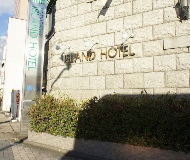 فندق Island