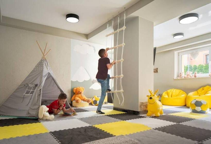 Отель Kristina Willa & Spa