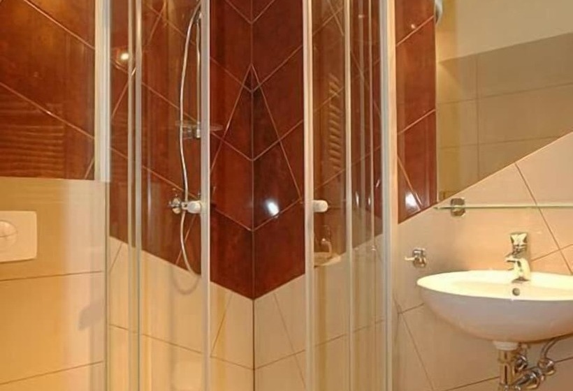 Отель Kristina Willa & Spa