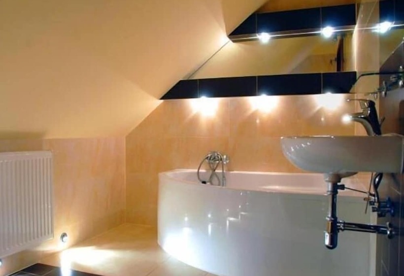 Отель Kristina Willa & Spa