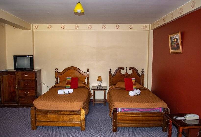 هتل Lost Inn La Paz