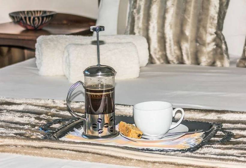 Отель Mawusi Bush Lodge