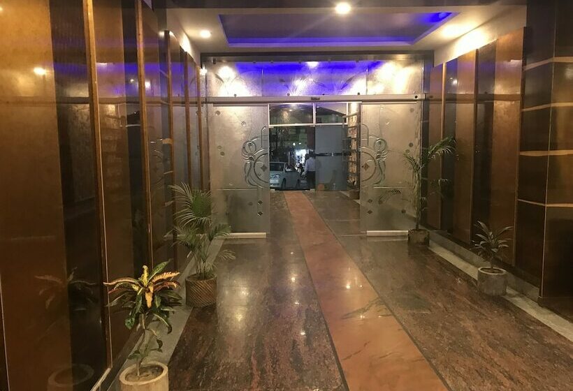 호텔 Minakshi International