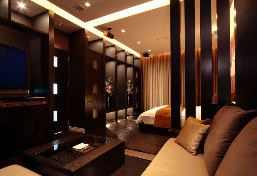 בית מלון כפרי Oasis  Adults Only