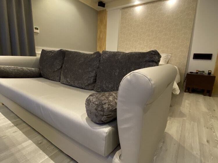 בית מלון כפרי Oasis  Adults Only