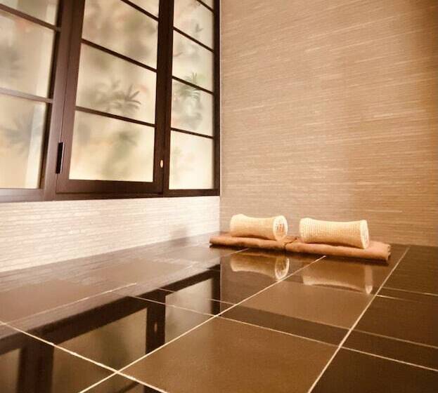 בית מלון כפרי Oasis  Adults Only