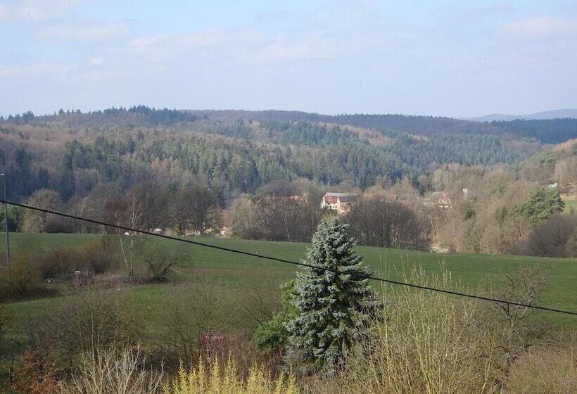 בית מלון כפרי Pension Schlossgarten