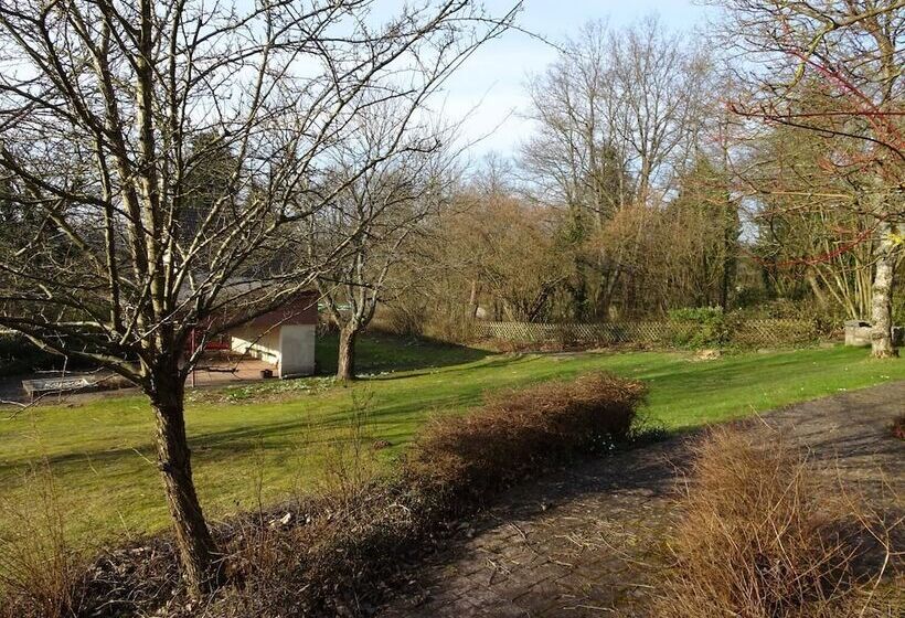 בית מלון כפרי Pension Schlossgarten