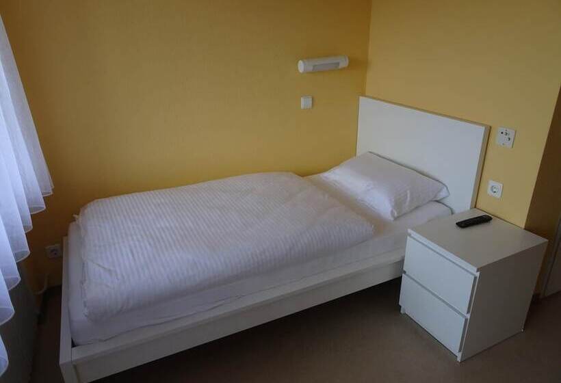 בית מלון כפרי Pension Schlossgarten