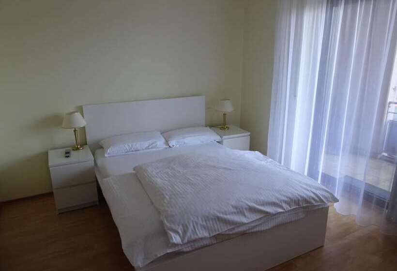 בית מלון כפרי Pension Schlossgarten