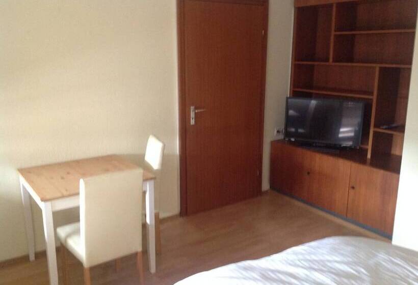 בית מלון כפרי Pension Schlossgarten